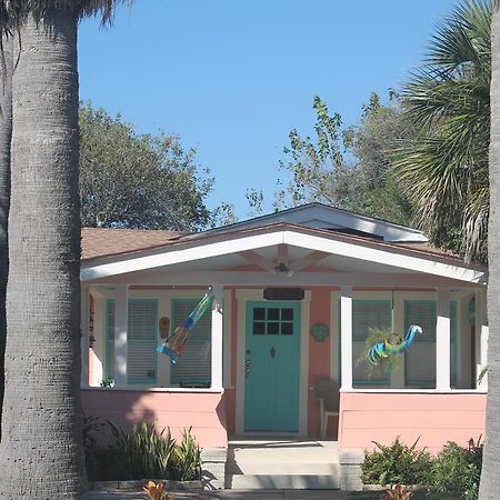 Coronado Palms Coastal Cottage 갤버스턴 외부 사진
