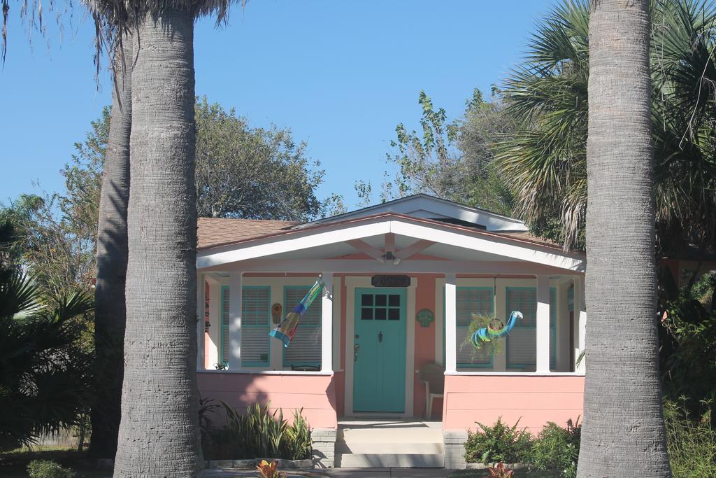 Coronado Palms Coastal Cottage 갤버스턴 외부 사진